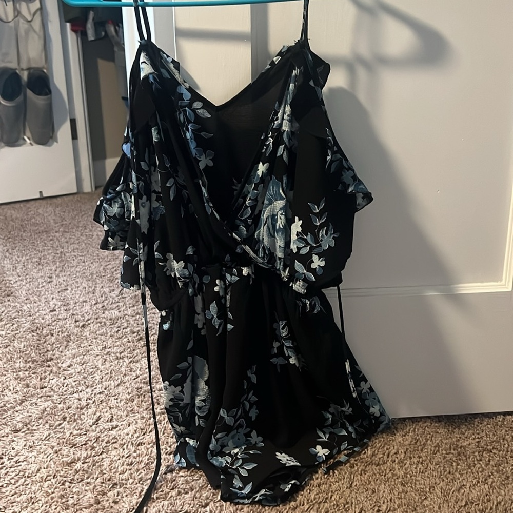 Romper - Picture 2 of 3